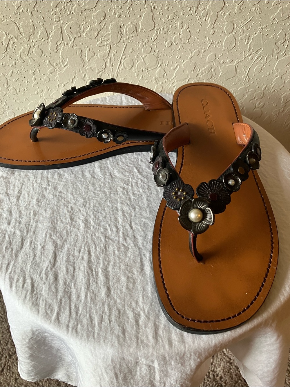 Coach: Black (G1212) Tea Rose Floral Flower Studded Leather Thong Sandals- 9